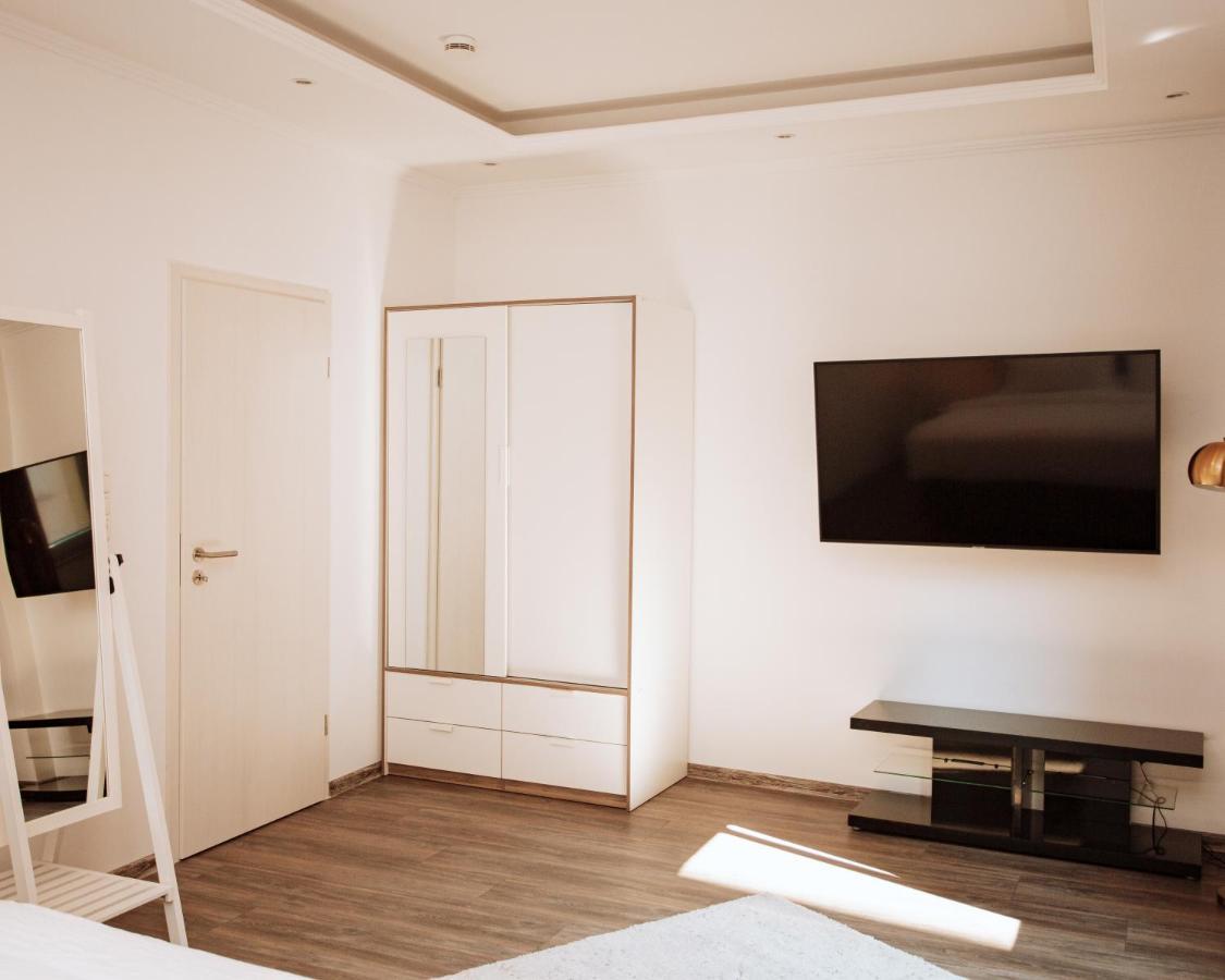Ferienhaus Moselpromenade 첼 안 데어 모젤 외부 사진