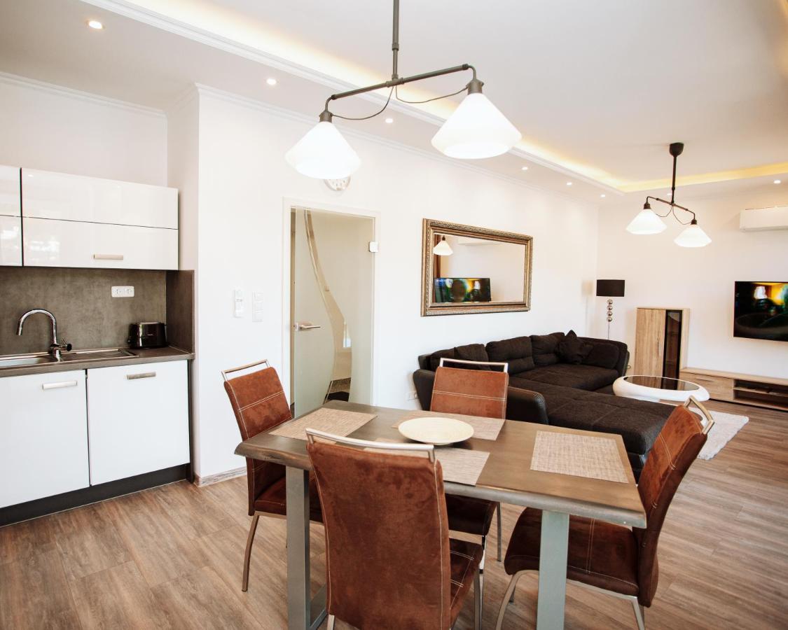 Ferienhaus Moselpromenade 첼 안 데어 모젤 외부 사진